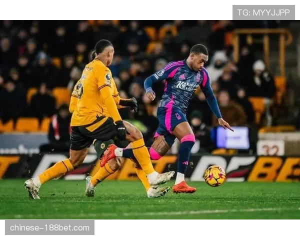 狼队场均被射正6.7次 防守数据接近降级区球队水平